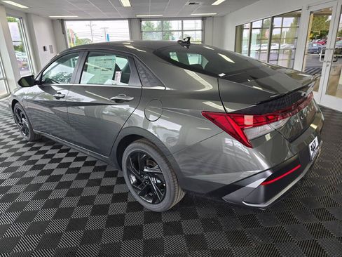 New 2026 Hyundai Elantra SEL Sport Premium FWD image 5