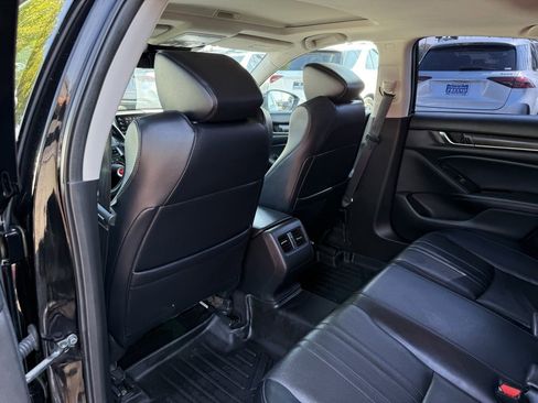 Used 2018 Honda Accord Touring image 27