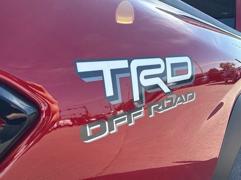 Used 2025 Toyota Tacoma TRD Off-Road AWD/4WD image 15