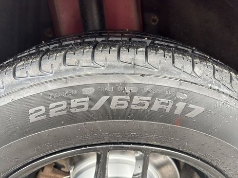 Used 2017 Ford Escape SE w/ Equipment Group 201A image 16