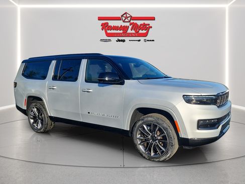 Used 2025 Jeep Grand Wagoneer L Series II Obsidian w/ Quick Order Packagew 28T AWD/4WD image 7