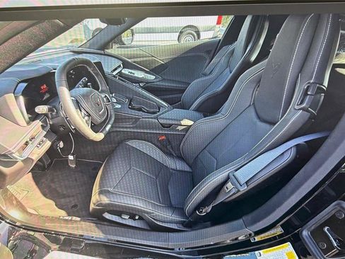Used 2025 Chevrolet Corvette Z06 RWD image 5