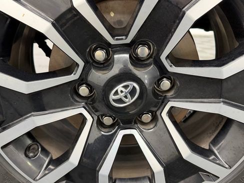 Used 2023 Toyota Tacoma TRD Sport AWD/4WD image 17