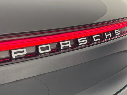 Used 2023 Porsche Macan w/ Premium Package Plus AWD/4WD image 9