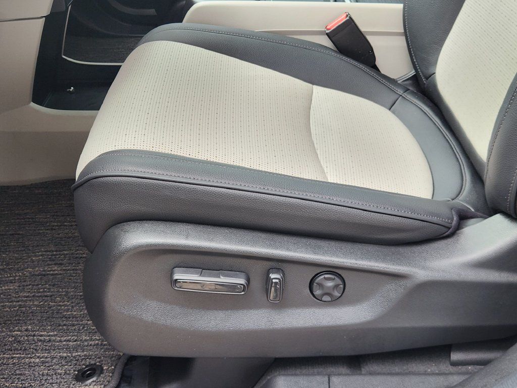 Used 2025 Honda Odyssey Elite image 24