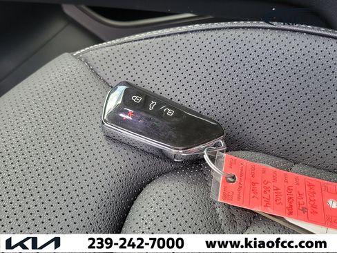 Used 2024 Volkswagen Atlas SE FWD image 34