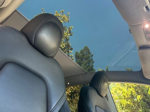 Used 2023 Tesla Model Y Long Range AWD/4WD image 20