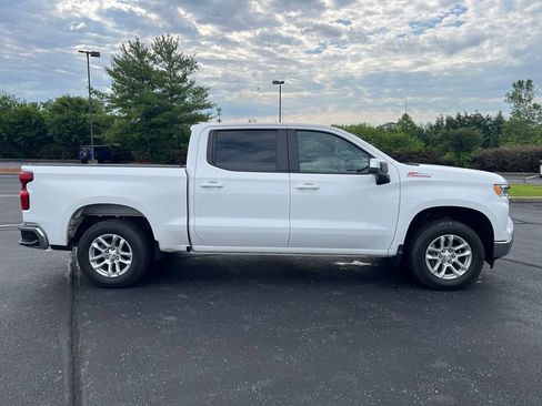 Used 2022 Chevrolet Silverado 1500 LT w/ Z71 Off-Road Package AWD/4WD image 5