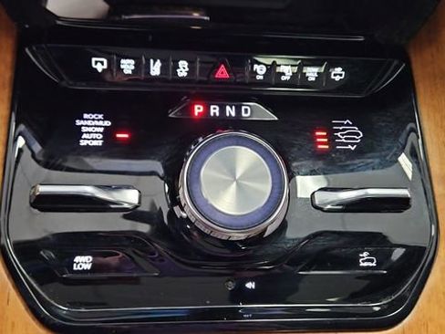 Used 2022 Jeep Grand Wagoneer Series III w/ Rear Seat Video Group 1 AWD/4WD image 41