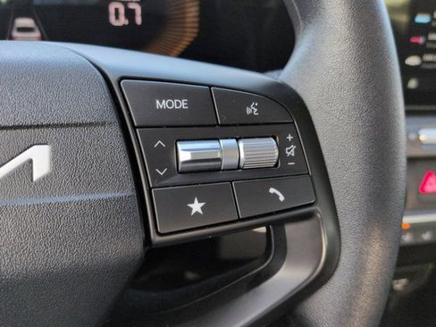 Used 2025 Kia K4 FWD image 22
