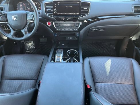 Used 2024 Honda Ridgeline Black Edition image 14
