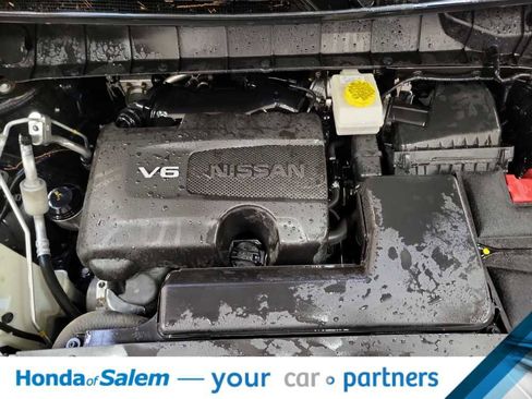 Used 2022 Nissan Pathfinder Platinum w/ Cargo Package image 10