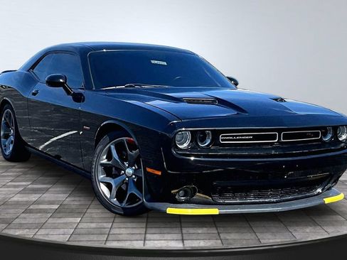 Used 2015 Dodge Challenger R/T w/ Quick Order Package 22B R/T RWD image 12