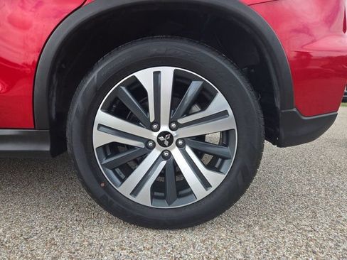 Used 2025 Mitsubishi Outlander Sport SE AWD/4WD image 32
