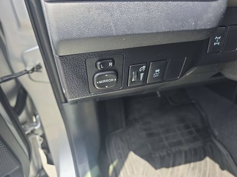 Used 2015 Toyota RAV4 LE AWD/4WD image 14