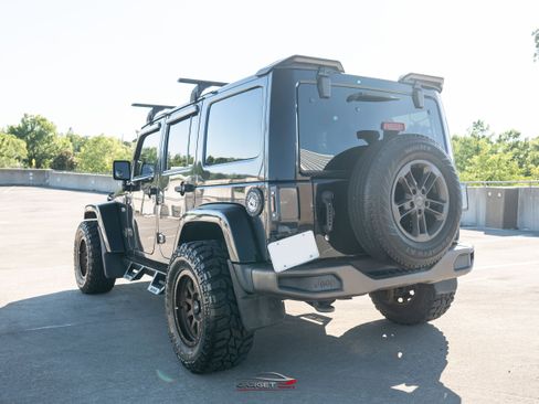 Used 2017 Jeep Wrangler Unlimited Sahara AWD/4WD image 5