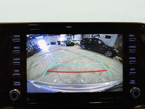 Used 2020 Toyota Highlander XLE AWD/4WD image 38