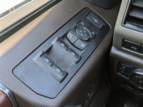 Used 2022 Ford F250 King Ranch w/ King Ranch Ultimate Package AWD/4WD image 24
