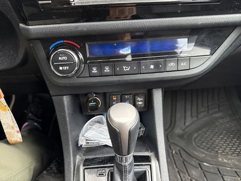 Used 2014 Toyota Corolla LE Premium FWD image 12