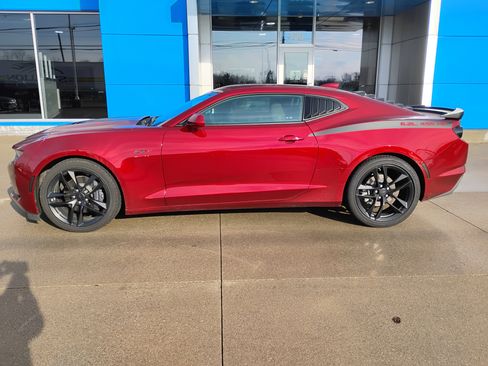 Used 2023 Chevrolet Camaro LT w/ Technology Package image 7