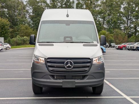 New 2025 Mercedes-Benz Sprinter 2500 image 3