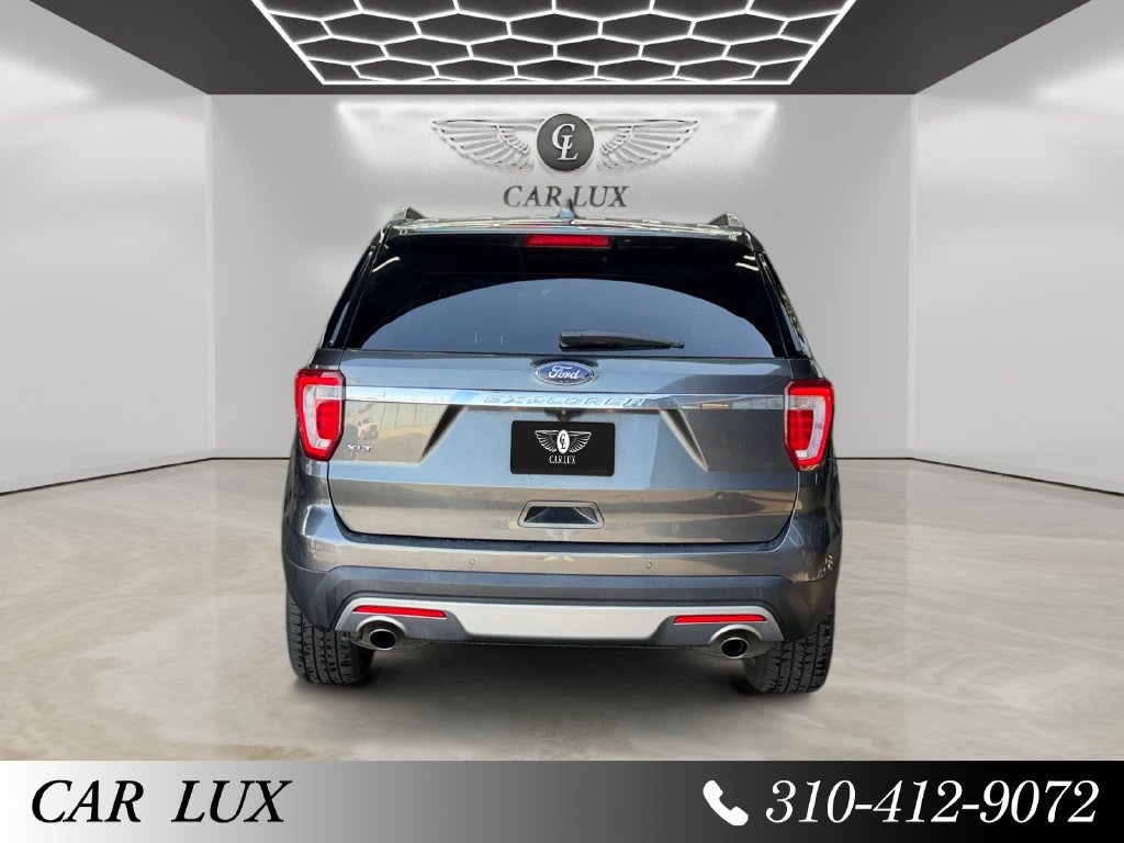 Used 2016 Ford Explorer XLT w/ Equipment Group 201A FWD image 4