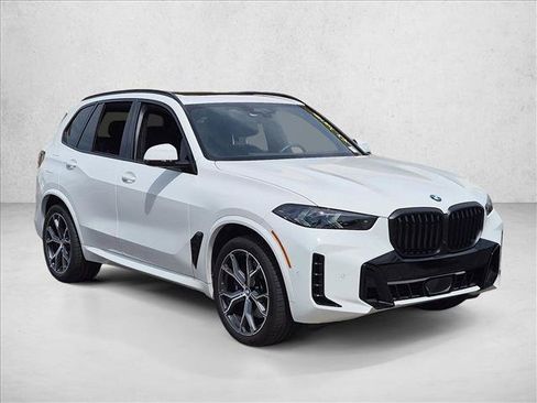 Certified 2026 BMW X5 xDrive40i w/ M Sport Package AWD/4WD image 3