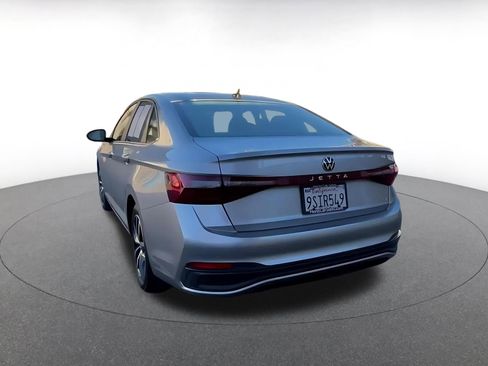 Used 2025 Volkswagen Jetta SE image 11