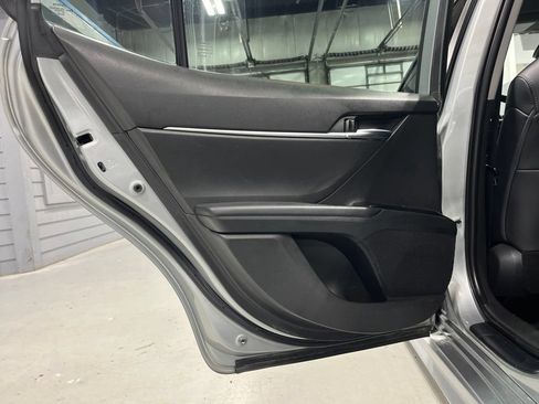 Used 2020 Toyota Camry SE FWD image 30