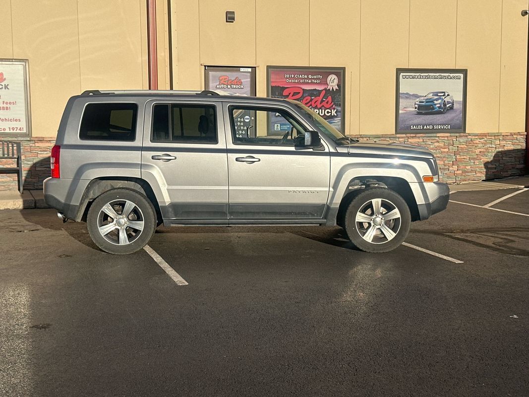 Used 2017 Jeep Patriot High Altitude AWD/4WD image 3