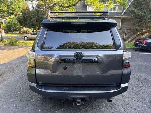 Used 2020 Toyota 4Runner Venture w/ Moonroof Package AWD/4WD image 11