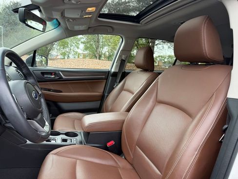 Used 2018 Subaru Outback 3.6R Touring AWD/4WD image 16