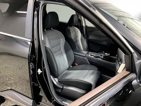 Used 2023 Nissan Rogue SV image 28