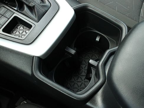 Used 2022 Toyota RAV4 XLE AWD/4WD image 41