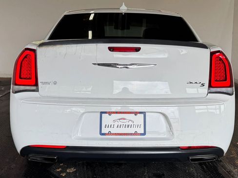 Used 2019 Chrysler 300 S RWD image 6