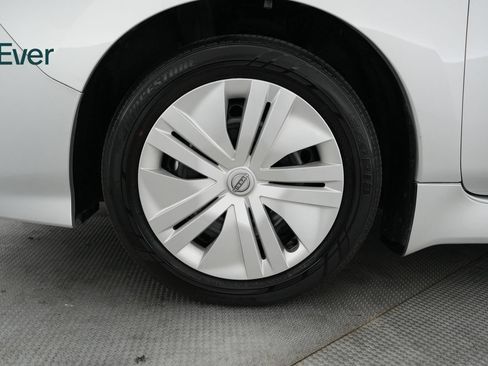 Used 2025 Nissan Leaf S FWD image 19