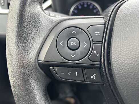 Used 2021 Toyota RAV4 LE AWD/4WD image 22