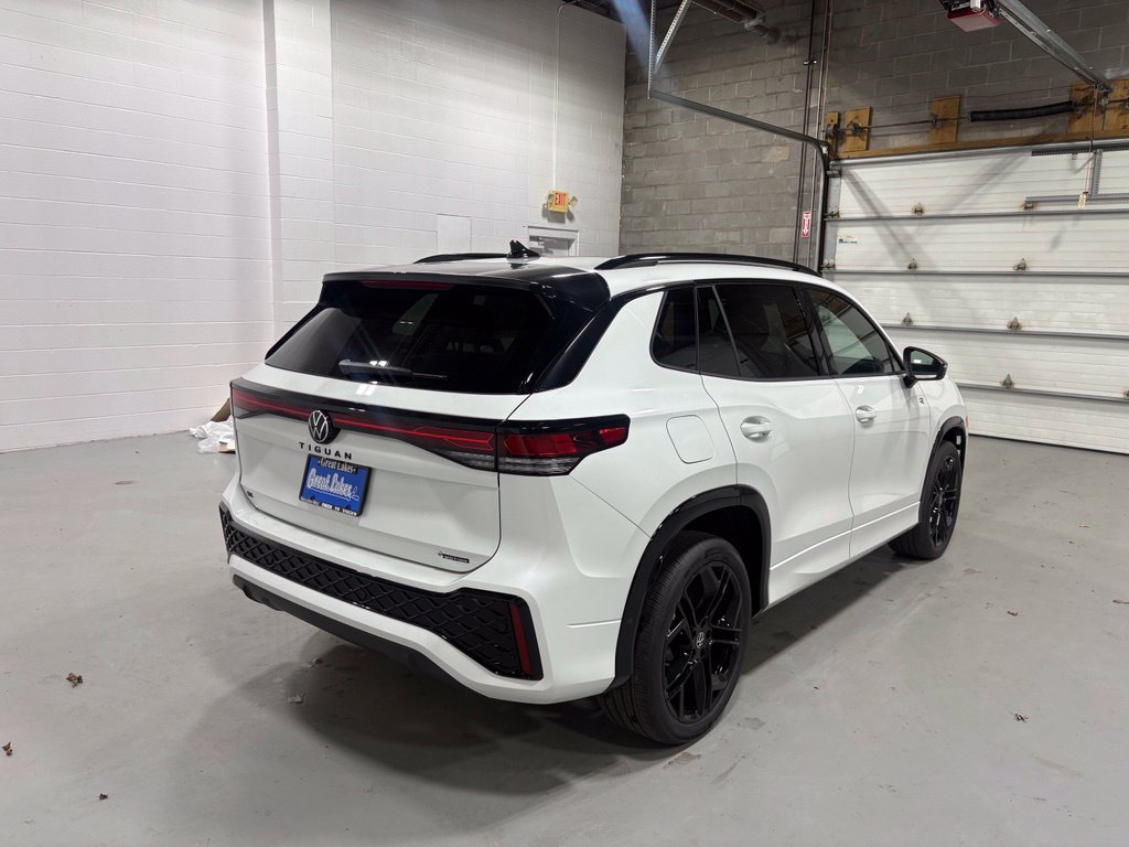 New 2026 Volkswagen Tiguan SE R-Line AWD/4WD image 5