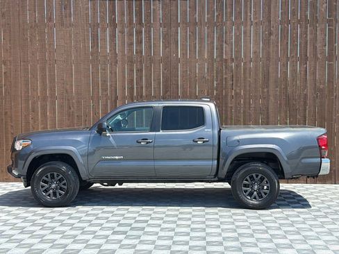 Used 2020 Toyota Tacoma SR5 AWD/4WD image 12
