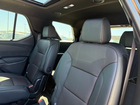 Used 2024 Chevrolet Traverse High Country AWD/4WD image 32