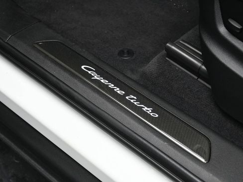 Certified 2022 Porsche Cayenne Turbo image 15