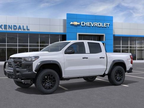 New 2026 Chevrolet Colorado Trail Boss w/ Off-Road Front Bumper Package AWD/4WD image 2