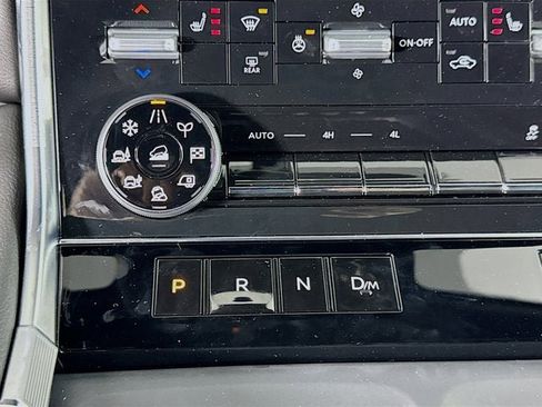 New 2025 Nissan Armada SL w/ Captain's Chari Seat Package image 20