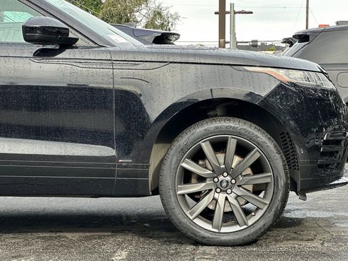 Used 2018 Land Rover Range Rover Velar R-Dynamic HSE image 36
