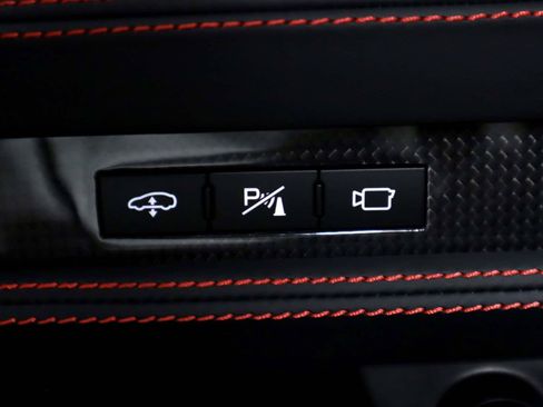 Certified 2022 Ferrari F8 Tributo RWD image 34