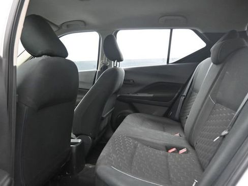Used 2021 Nissan Kicks S FWD image 11
