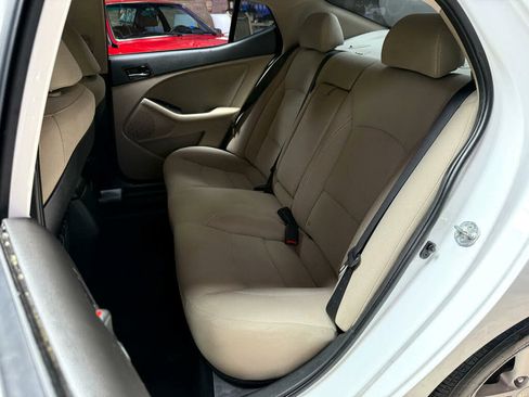 Used 2015 Kia Optima LX FWD image 26