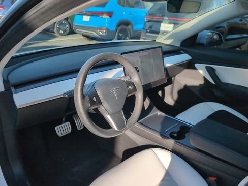 Used 2021 Tesla Model 3 Performance image 8