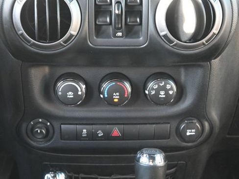 Used 2018 Jeep Wrangler Unlimited Sport S image 18