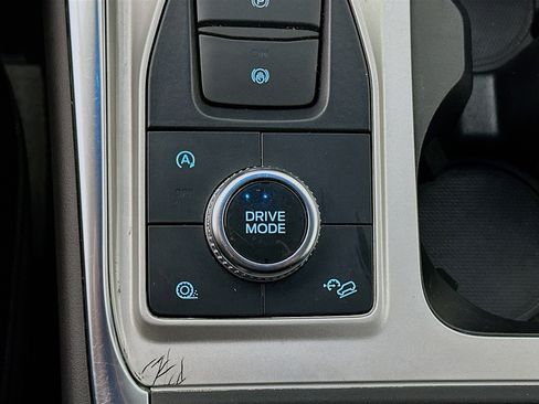 Used 2023 Ford Explorer XLT w/ Equipment Group 202A image 25